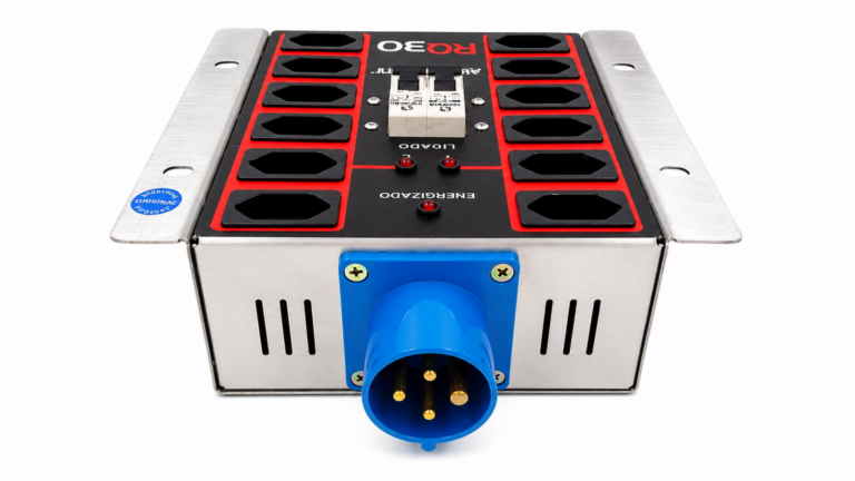 Régua RQ30 AudioQuality com 12 tomadas NBR e proteção por disjuntores