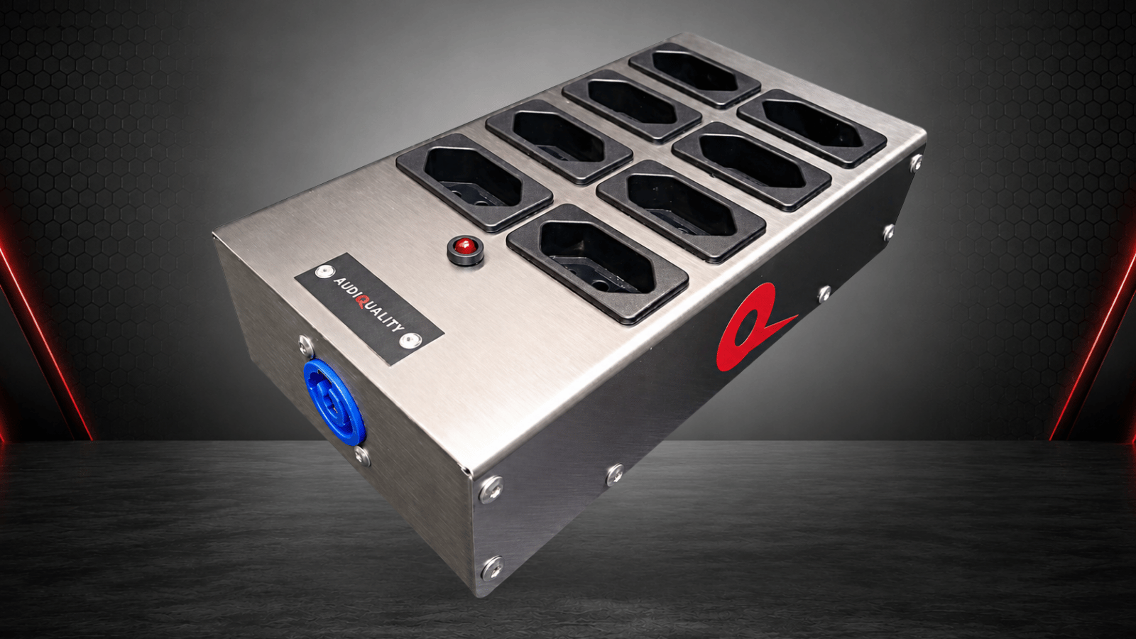 Régua R8-P AudioQuality com oito tomadas e chassi em aço inox