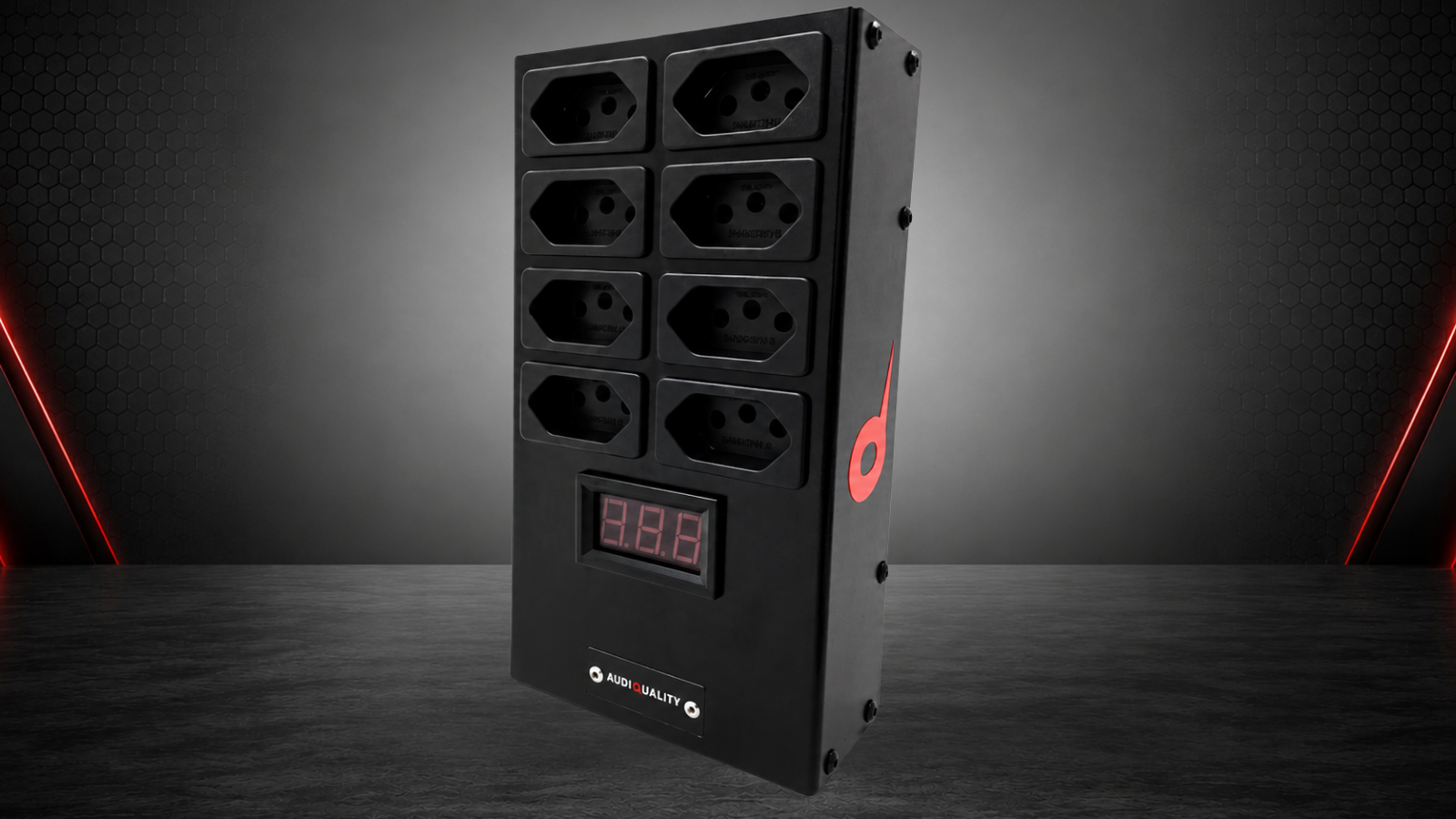 Régua R8VP-BLACK AudioQuality com oito tomadas e voltímetro digital